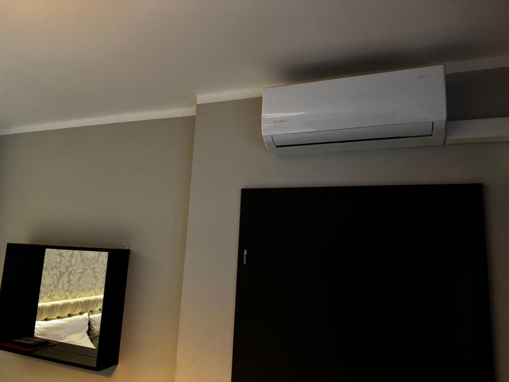 B&M Guesthouse Oswiecim Luaran gambar