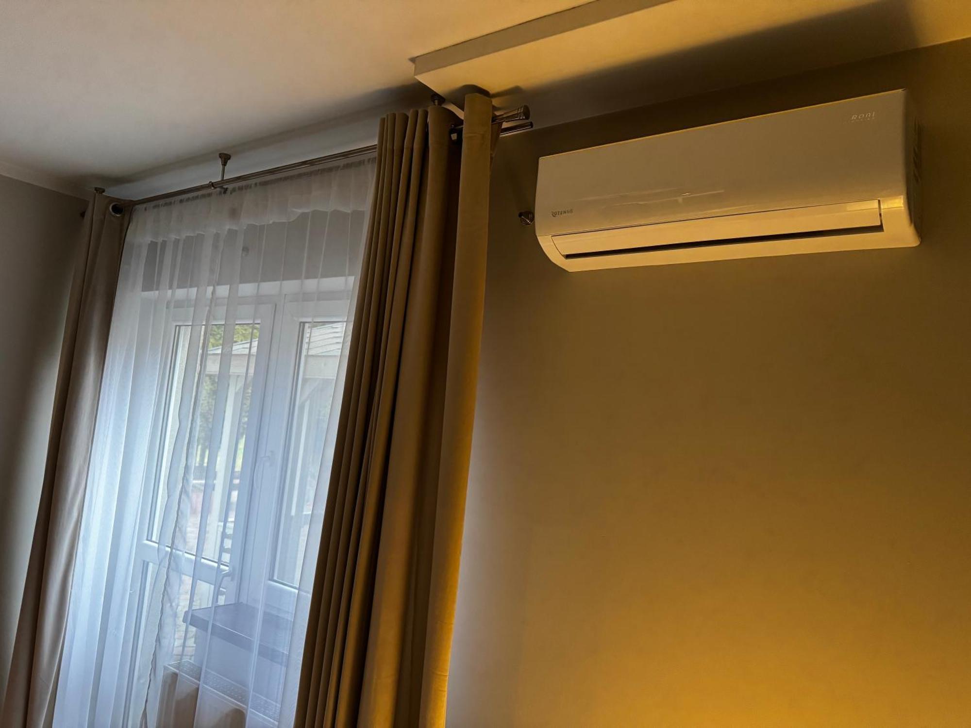 B&M Guesthouse Oswiecim Luaran gambar