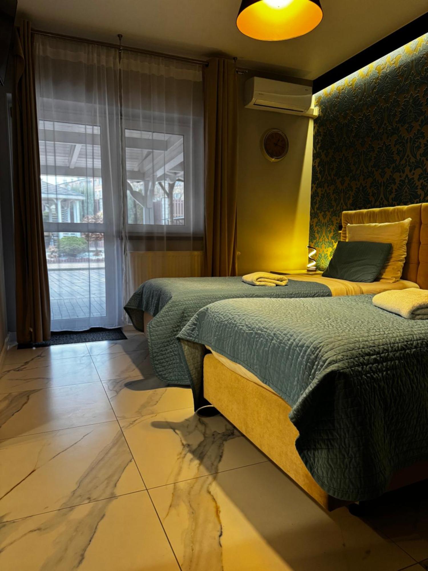 B&M Guesthouse Oswiecim Luaran gambar
