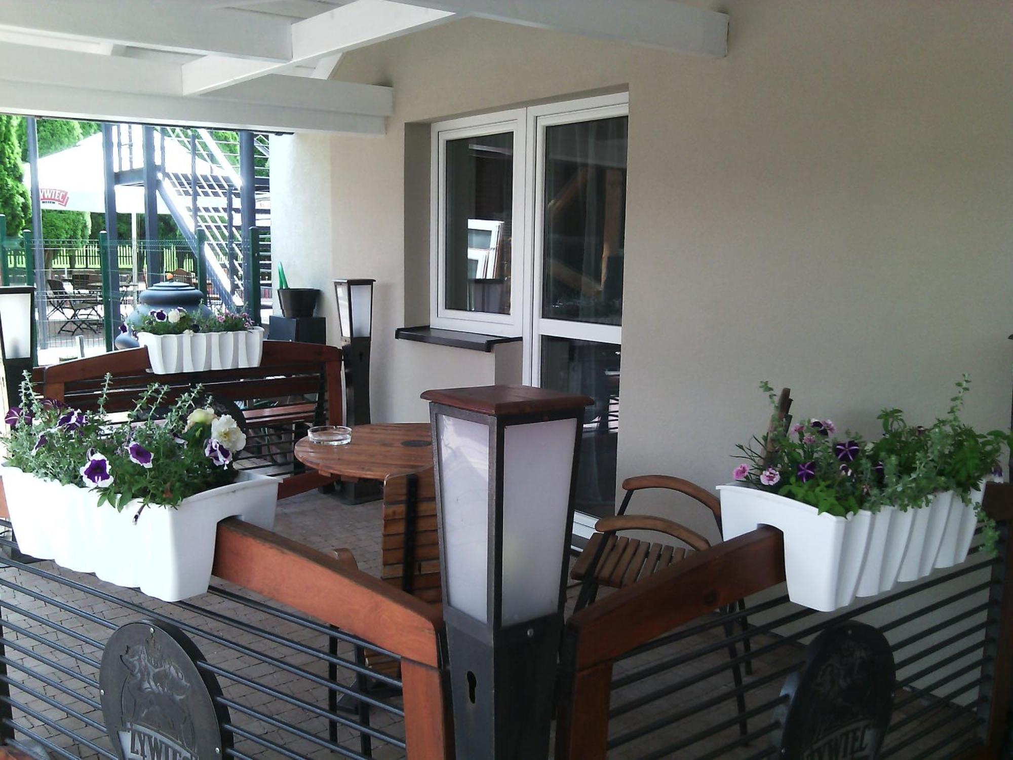 B&M Guesthouse Oswiecim Luaran gambar