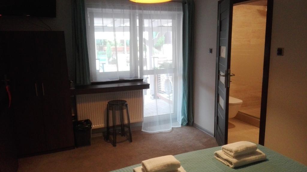 B&M Guesthouse Oswiecim Luaran gambar
