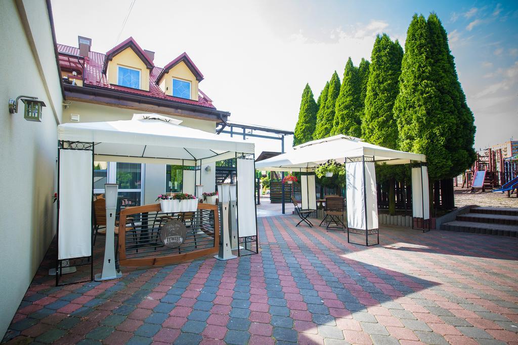 B&M Guesthouse Oswiecim Luaran gambar