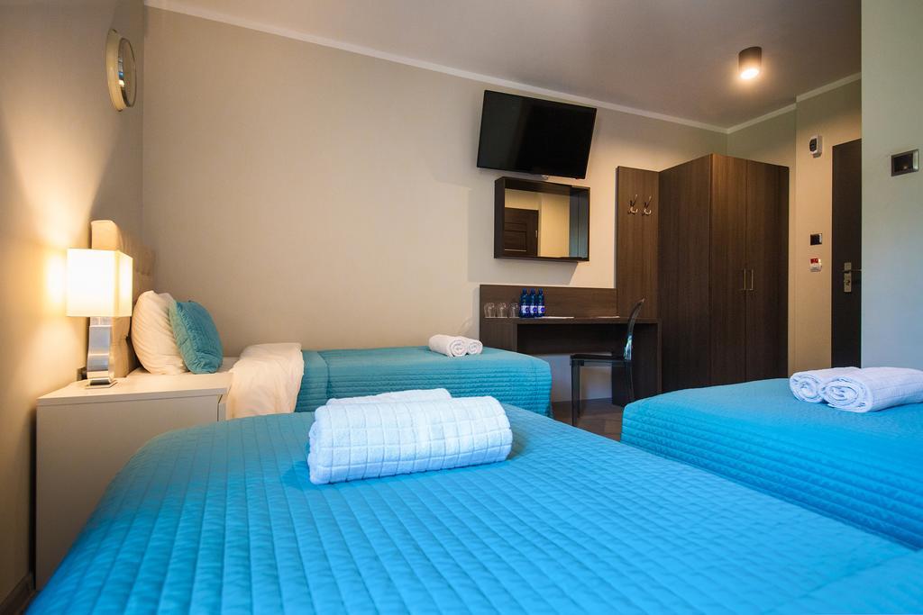 B&M Guesthouse Oswiecim Luaran gambar
