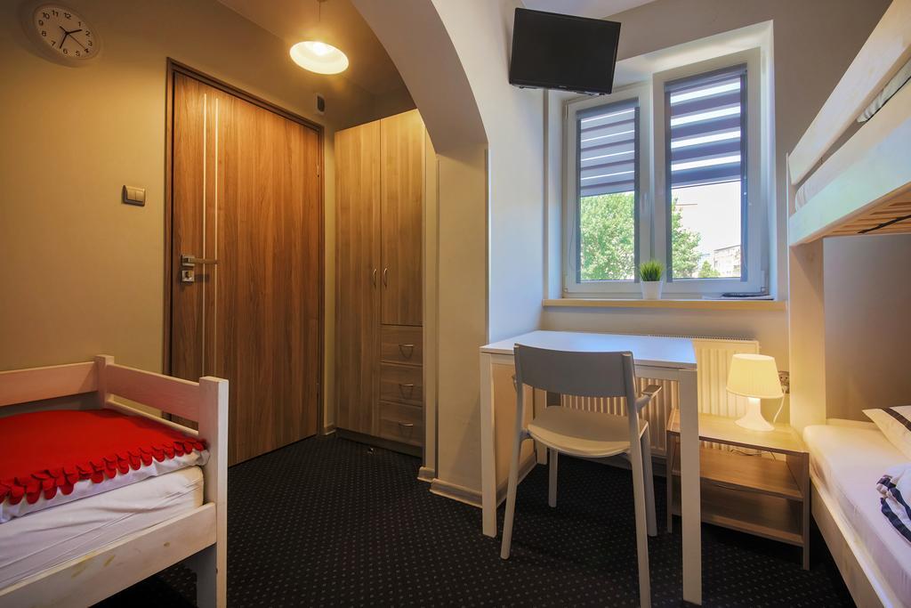 B&M Guesthouse Oswiecim Luaran gambar