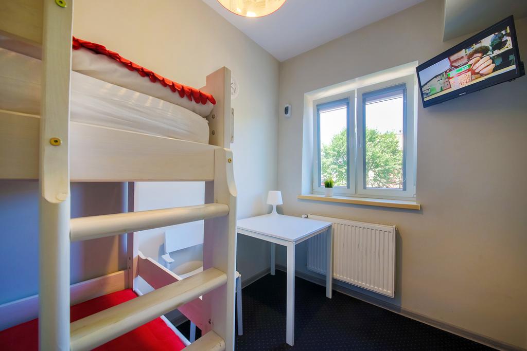B&M Guesthouse Oswiecim Luaran gambar