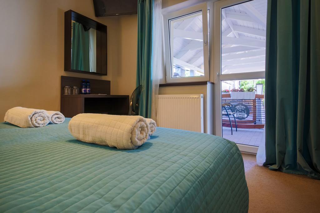 B&M Guesthouse Oswiecim Luaran gambar