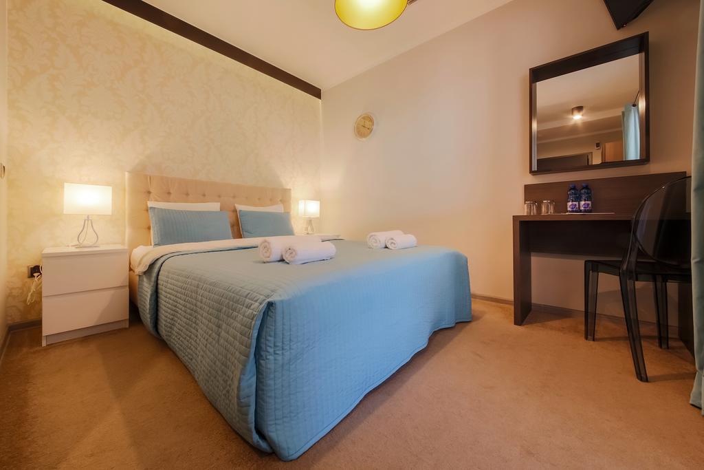 B&M Guesthouse Oswiecim Luaran gambar