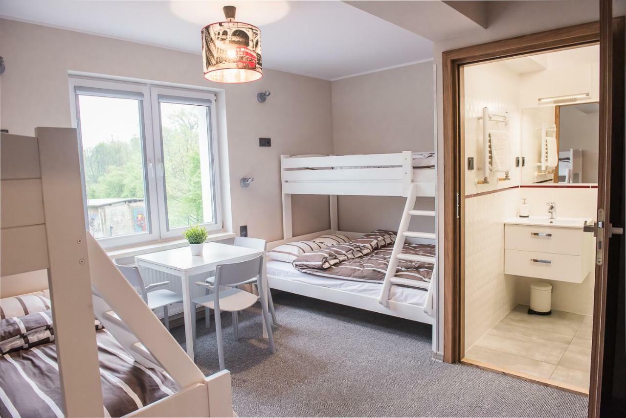 B&M Guesthouse Oswiecim Luaran gambar